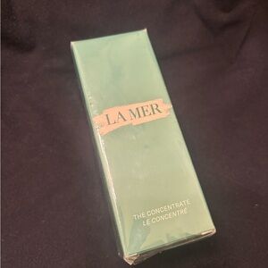 La Mer Concentrate Serum in Teal and White Box